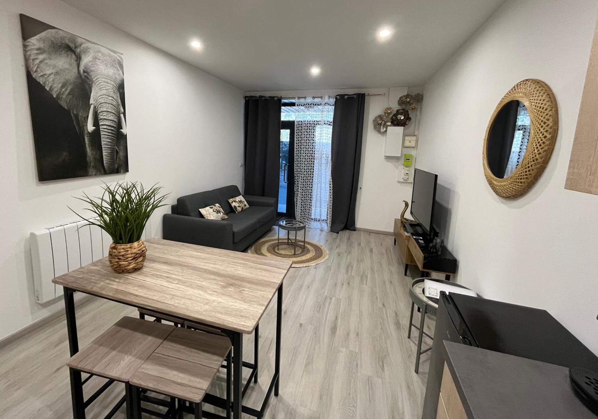 Apartament Le Mendes Évron Zewnętrze zdjęcie